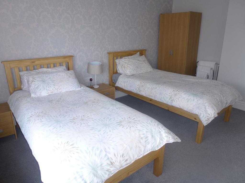 Orrell Park Hotel Liverpool Room photo