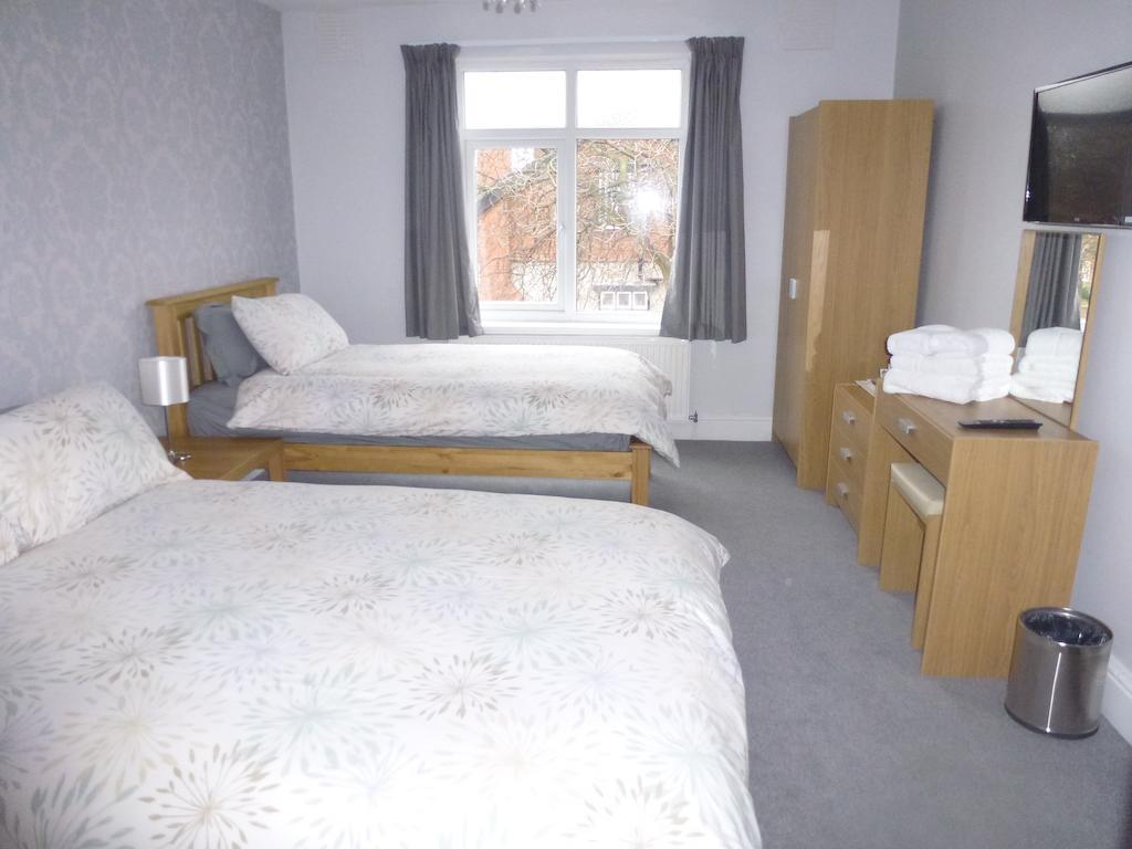 Orrell Park Hotel Liverpool Room photo