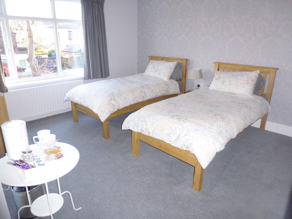 Orrell Park Hotel Liverpool Room photo